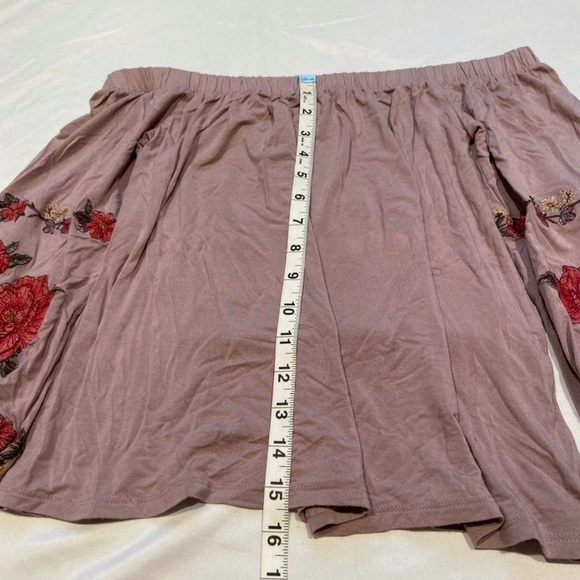 Off the shoulder embroidered blouse - Picture 6 of 6